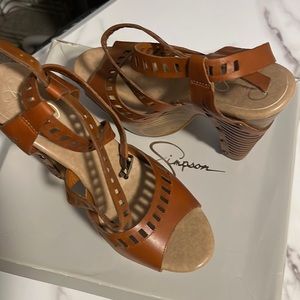 Very nice shoes and very comfortable